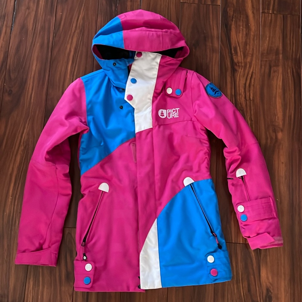 Like new ski jacket from a smoke free home. Picture Organic Clothing.